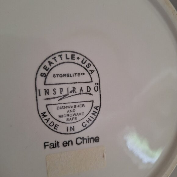 Ceramic Doggie cookie jar and air tight lid, dishwasher and microwave safe! - Picture 3 of 3